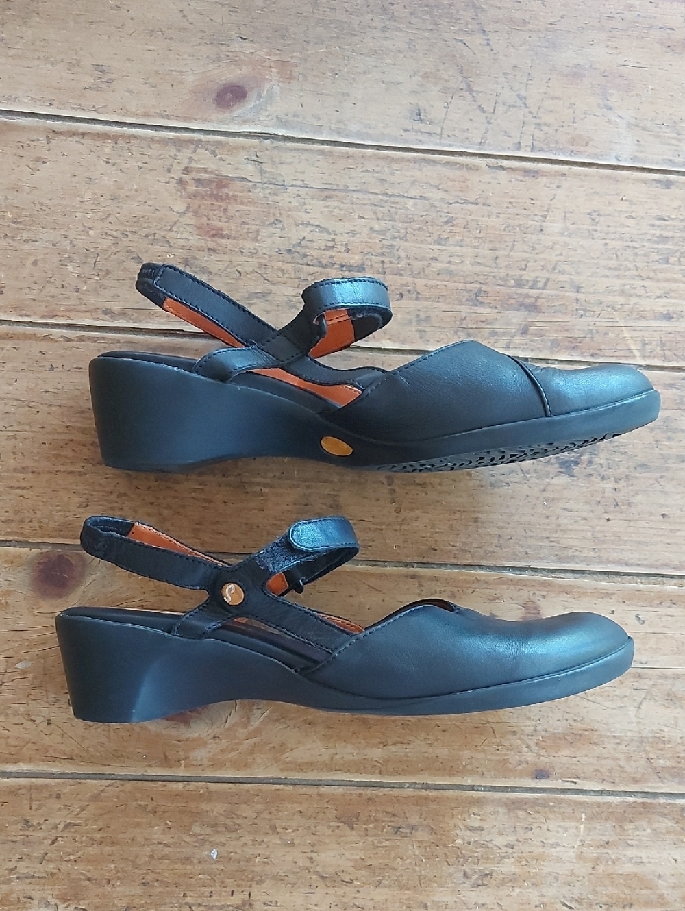 Women’s Black Slingback Flats - Picture 4 of 8